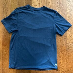 Vuori men’s medium tee shirt blue